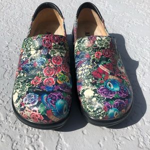 Algeria Nurse Clogs